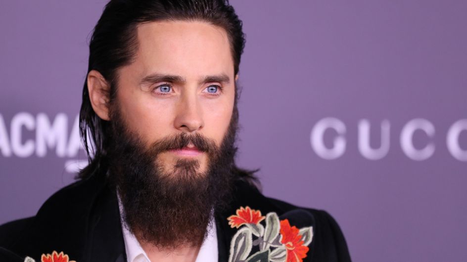 Hombres famosos que usan maquillaje
