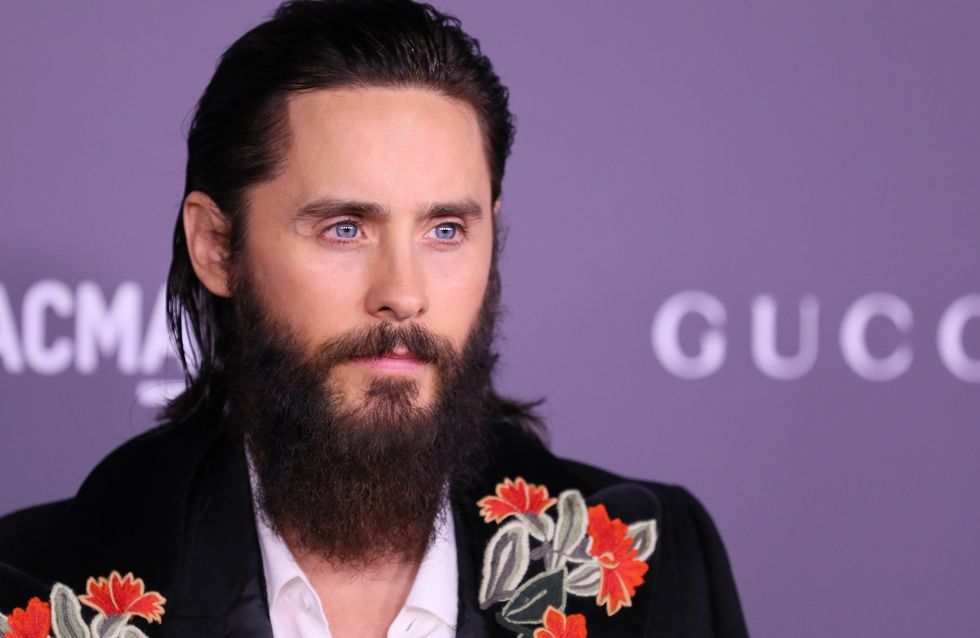 Hombres famosos que usan maquillaje