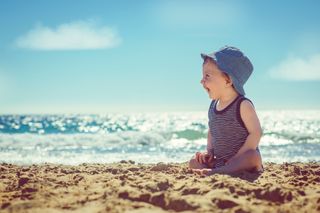ideas de nombres neutros para bebés