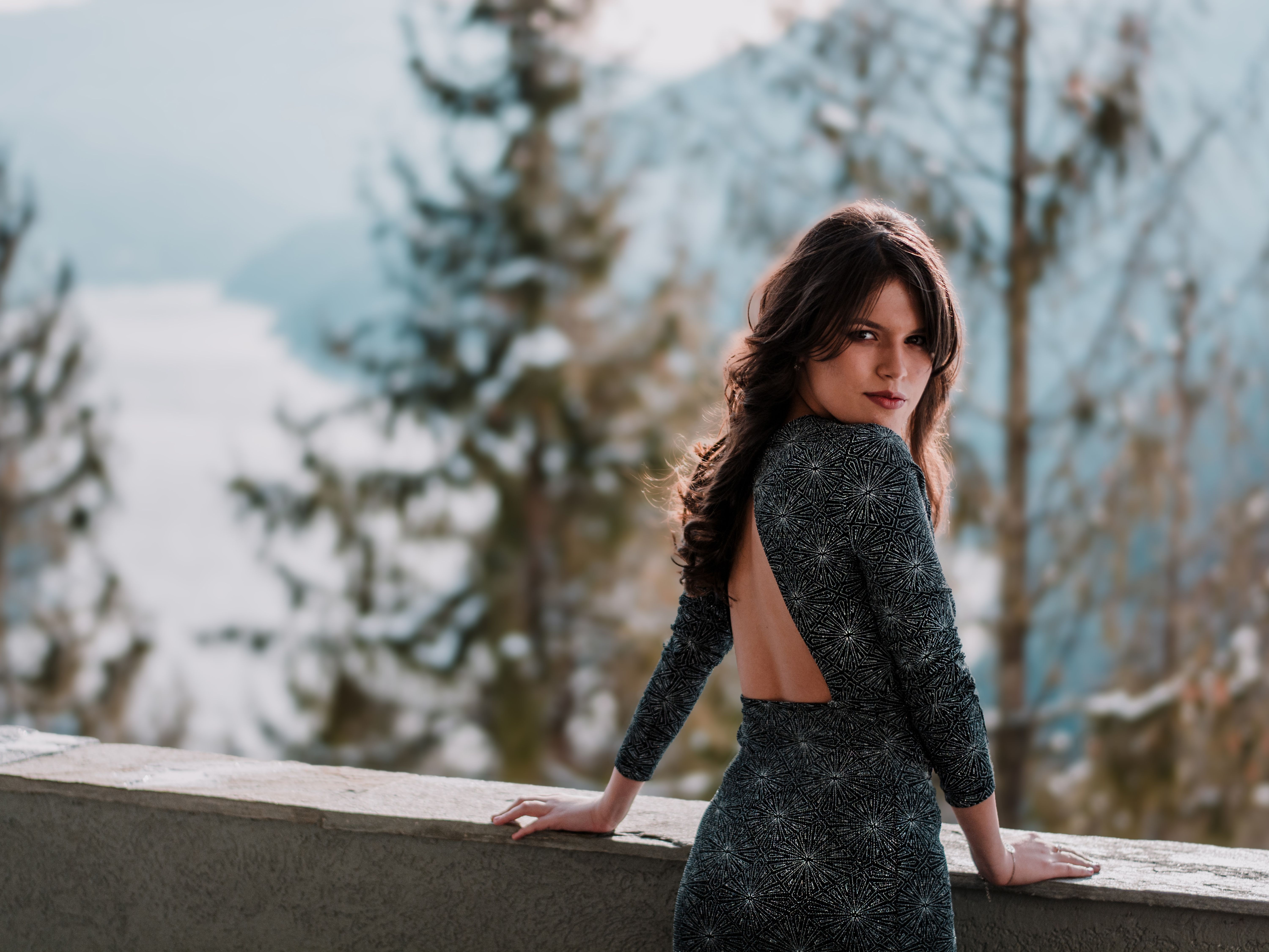 Looks de invitadas para bodas elegantes