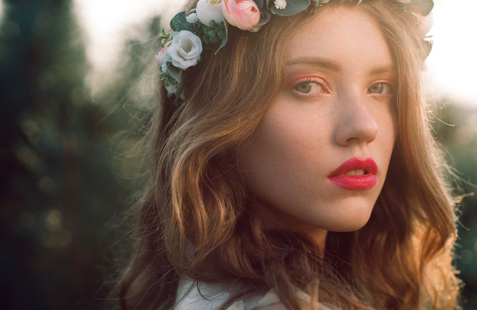 ¡Sí, quiero! 30 recogidos de novia para pelo rizado que amarás