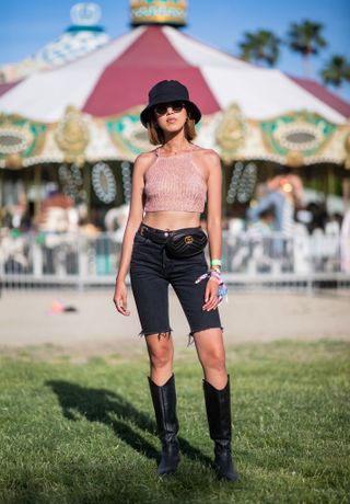 Festival Outfits 2019 Das Solltest Du Auf Dem Festival Anziehen