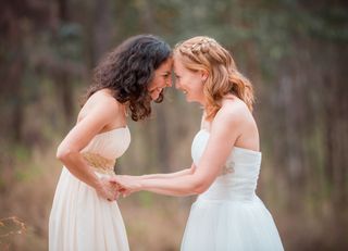 Bodas LGTBIQ+: las fotos más emotivas de sus enlaces matrimoniales