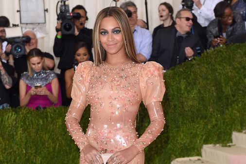 Diese Stars stehen zu ihren Kurven; Beyoncé