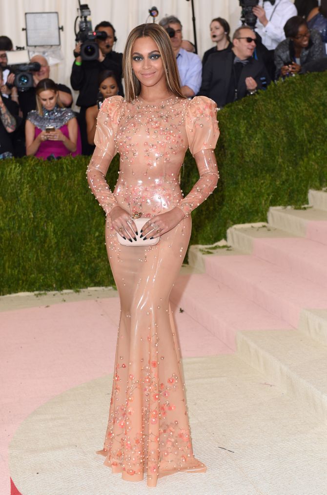 Diese Stars stehen zu ihren Kurven; Beyoncé
