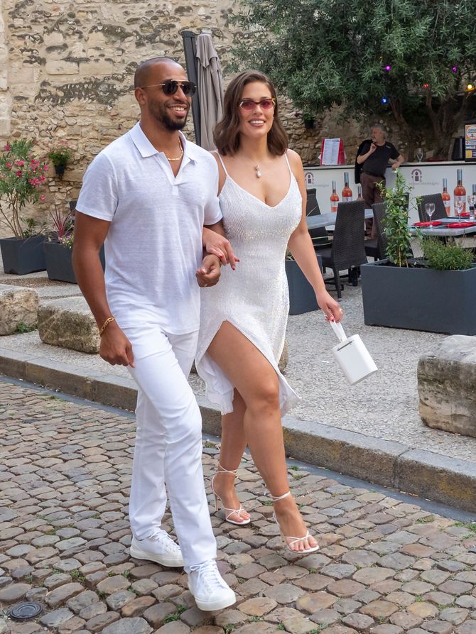 Ashley Graham y Justin Ervin en la cena previa a la boda de Sophie Turner and Joe Jonas
