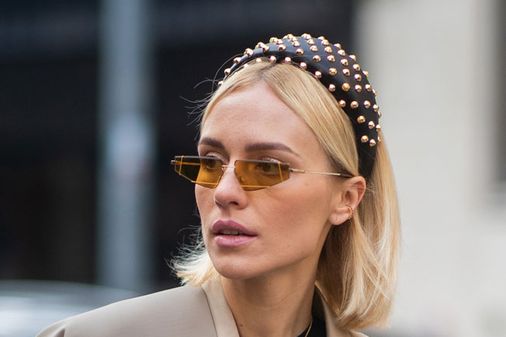 Frisuren-Trend: Haarbänder und Haarreifen liegen diesen Winter voll im Trend!