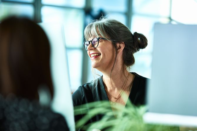 Empodera a tus compañeras en el trabajo con estas frases motivadoras