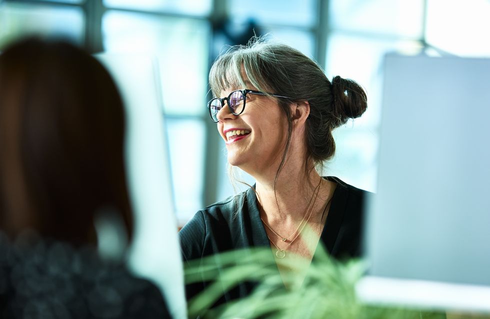 Empodera a tus compañeras: frases para mujeres en el trabajo
