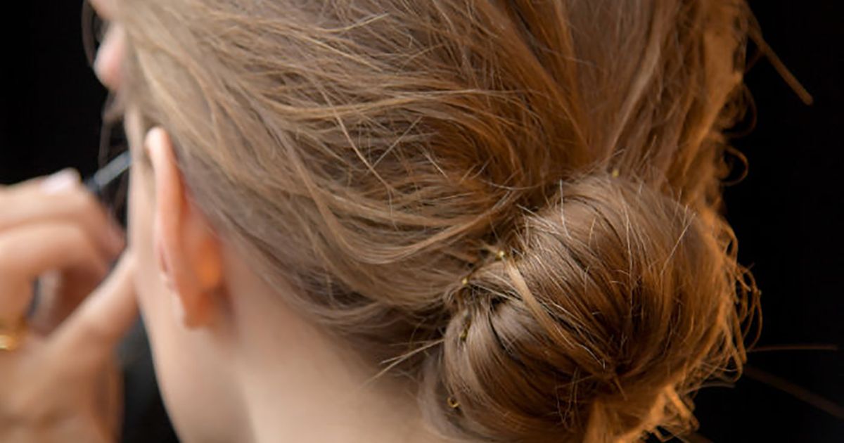 chignon coiffé décoiffé : nos conseils