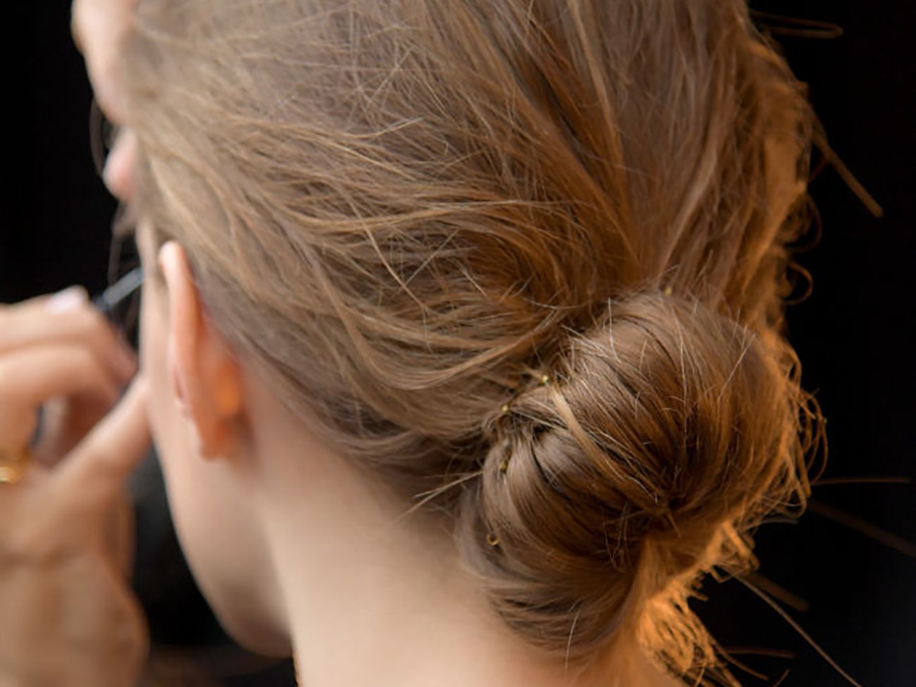 Chignon Coiffé Décoiffé Avec Frange chignon coiffé décoiffé : nos conseils
