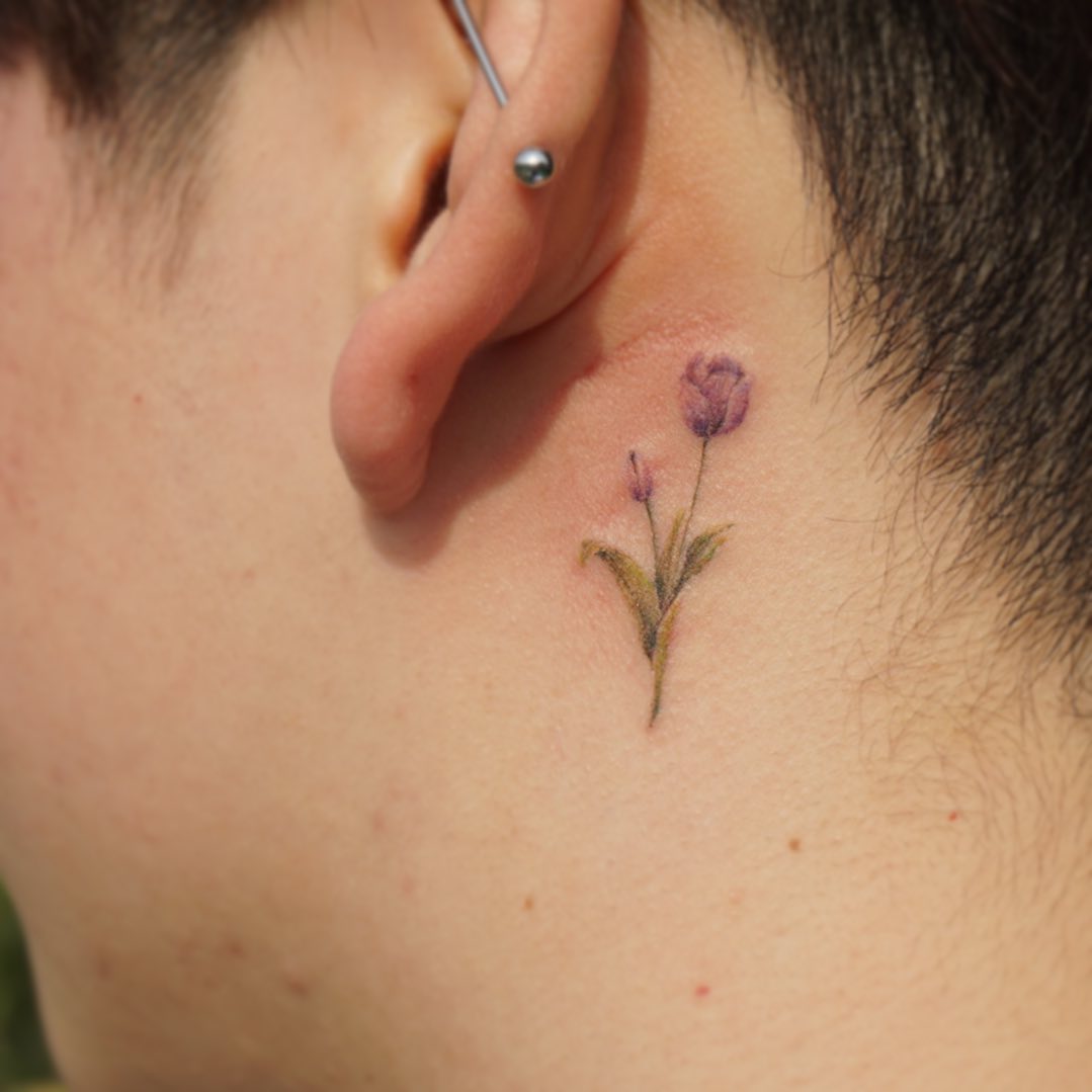Fleurs Tatouage Derrière L Oreille 50 idées de tatouages derrière l&#039;oreille
