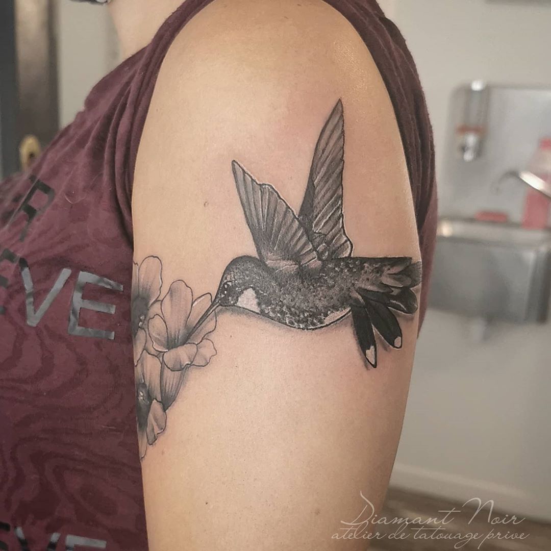 Que Signifie Une Colombe En Tatouage Tatouages oiseaux : quelles sont leur signification ?