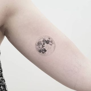 Tatouage Lune