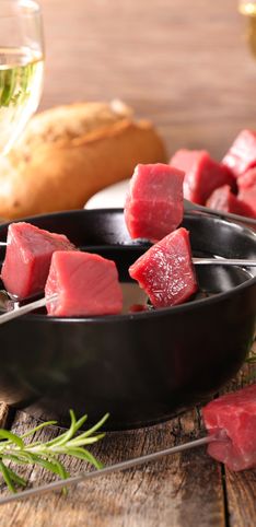 Pas-à-pas : la fondue bourguignonne et ses sauces d'accompagnement