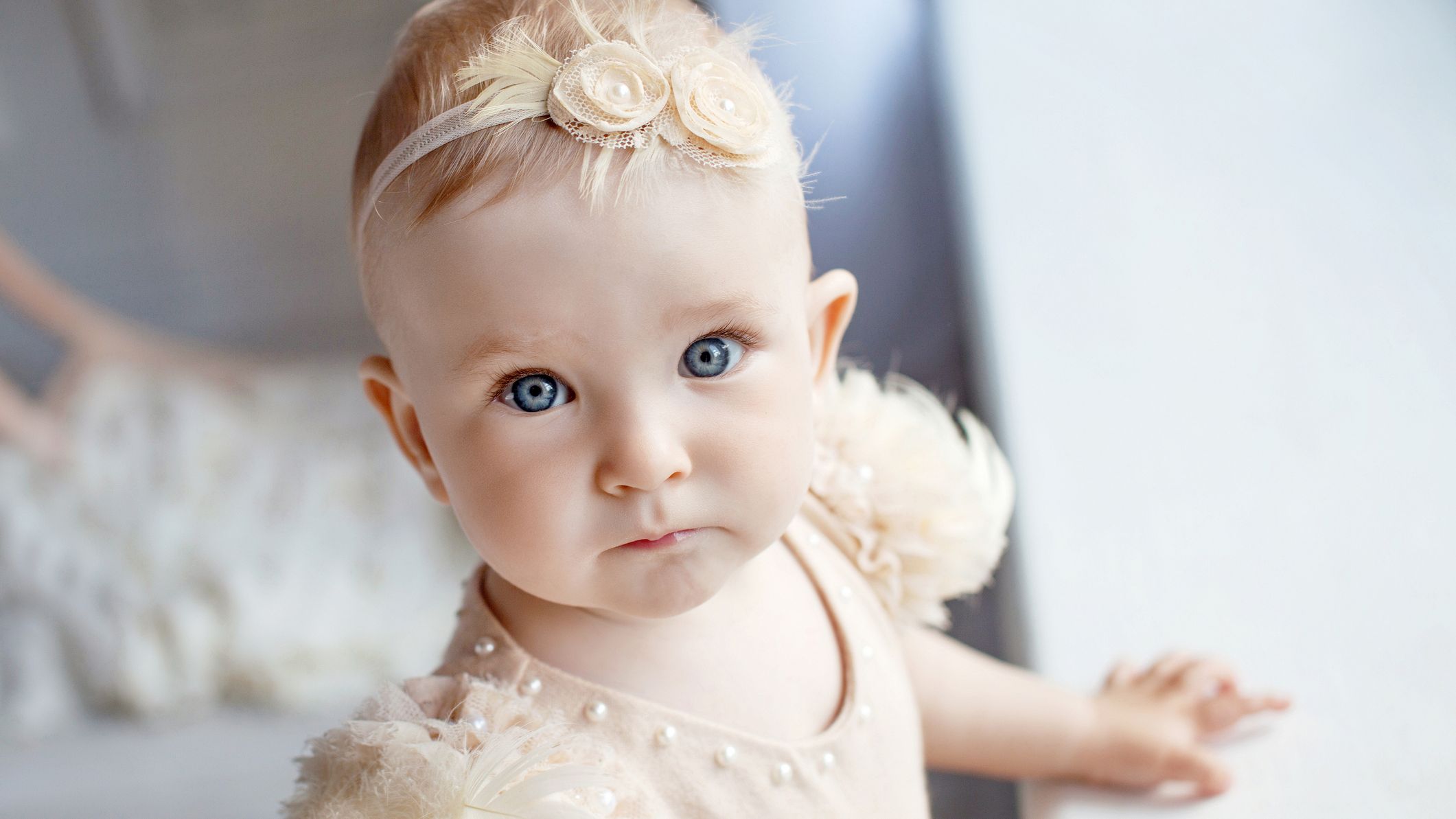 Coiffure bébé fille – 62 idées faciles et trop mignonnes