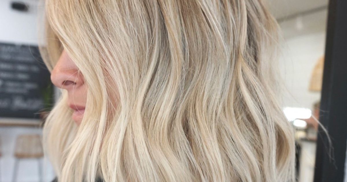 Carré long blond : Tout savoir sur cette coiffure tendance