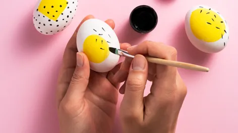 Jouets d'œufs de Pâques en poulet pour tout-petits, trieur de formes de jeu  de correspondance des couleurs avec 6 œufs jouets pour enfants, jouets