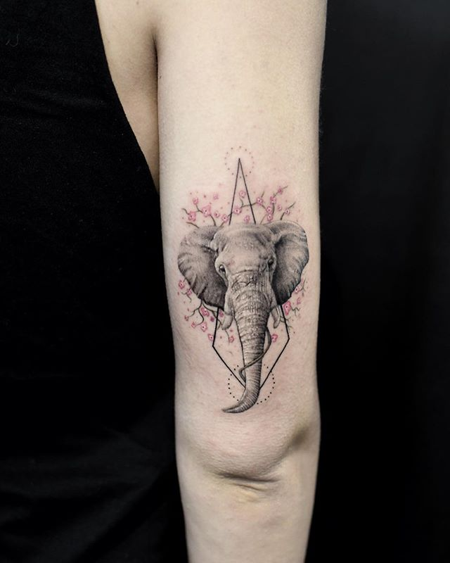 Tatouage Elephant Cet Animal S Invite Dans Vos Tattoos