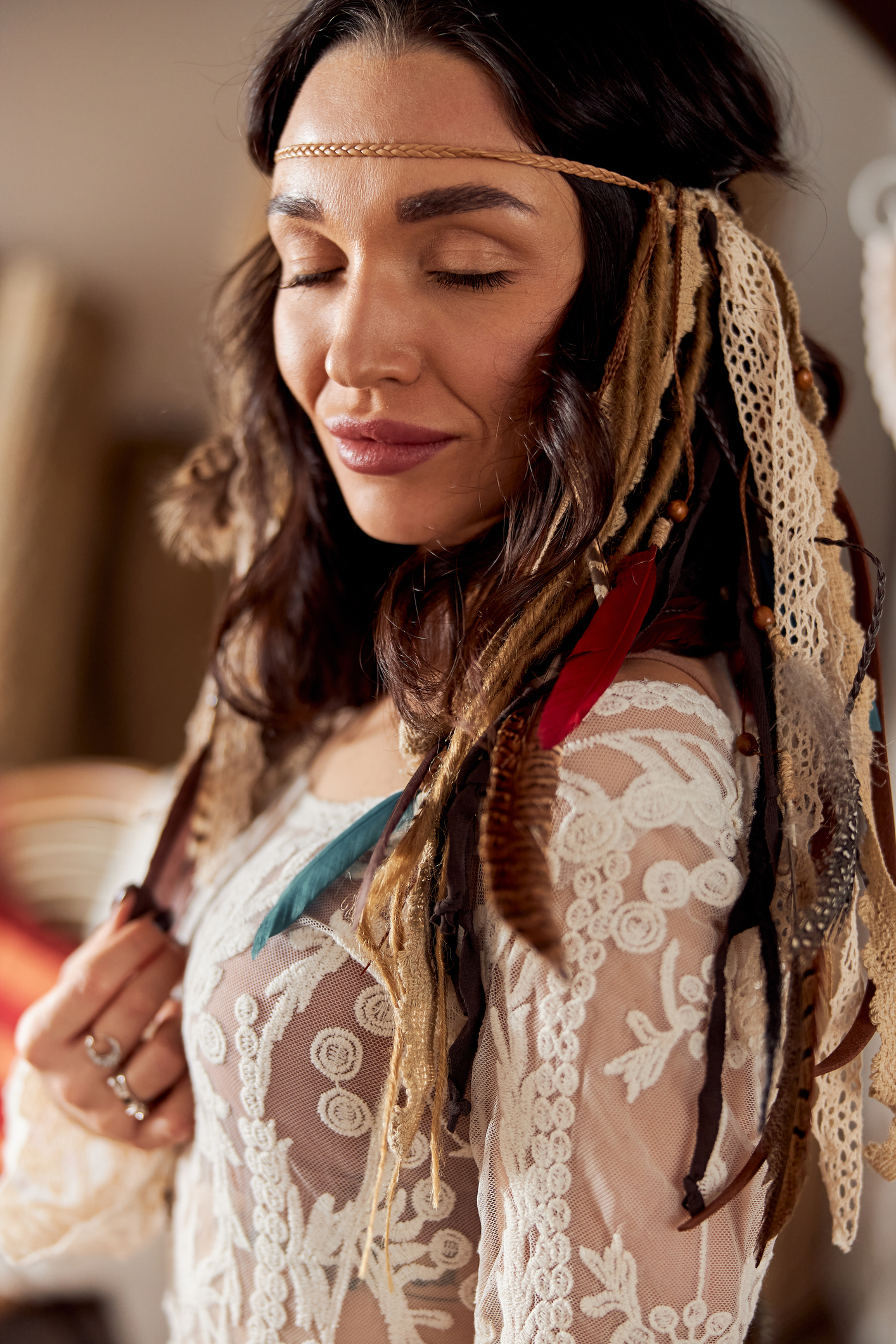 Traumhaft Schone Boho Frisuren Mit Federn Amp Blumen In Den Sommer