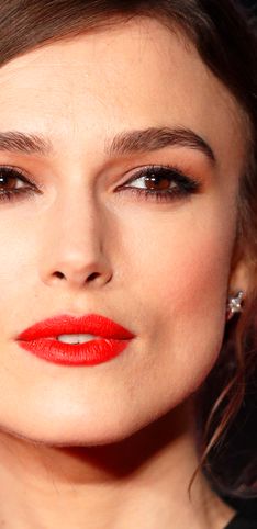 Queste celebrities ci insegnano il make-up perfetto per Natale