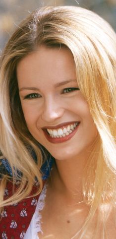 Buon compleanno Michelle Hunziker: l'evoluzione del sorriso più contagioso della tv!