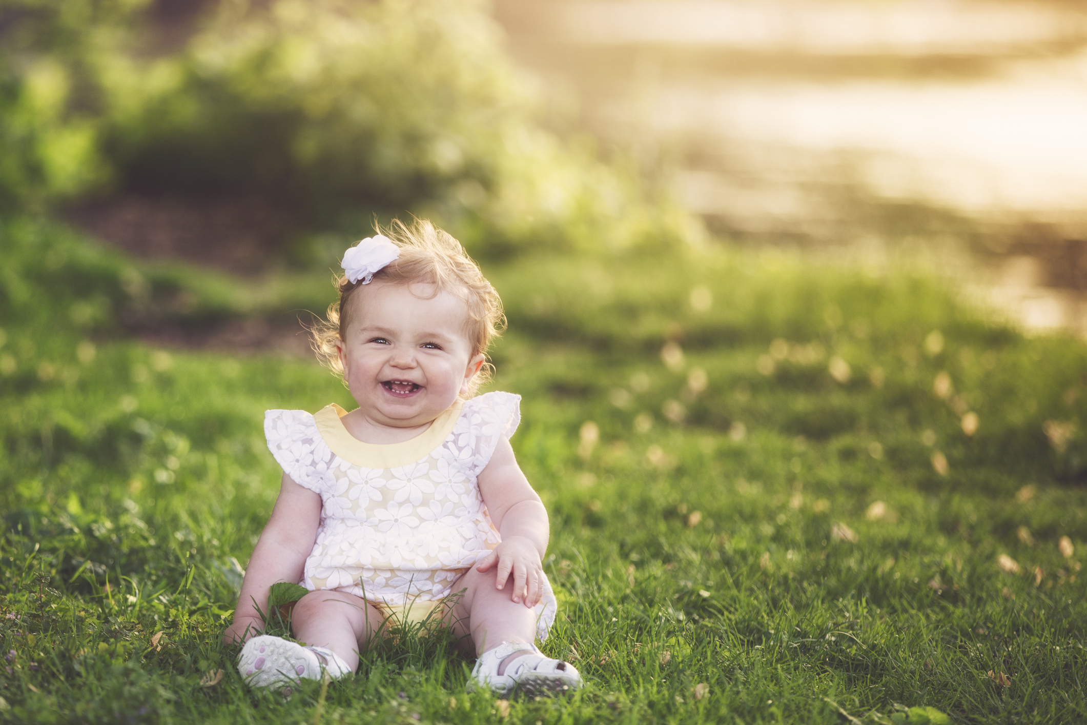 Collier bébé fille avec nœud de 3 mois à 6 ans bleu violet irisé