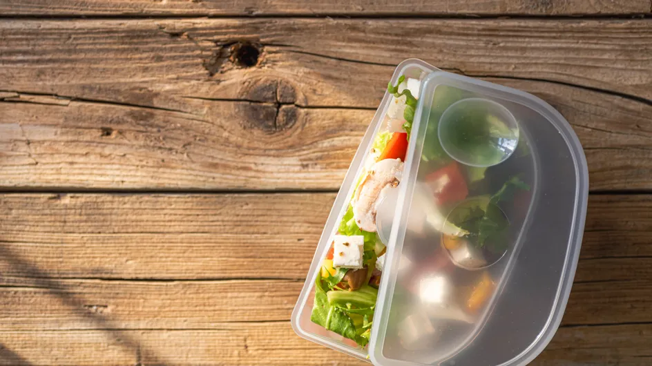 5 aliments que vous ne devez surtout pas conserver dans une boîte plastique
