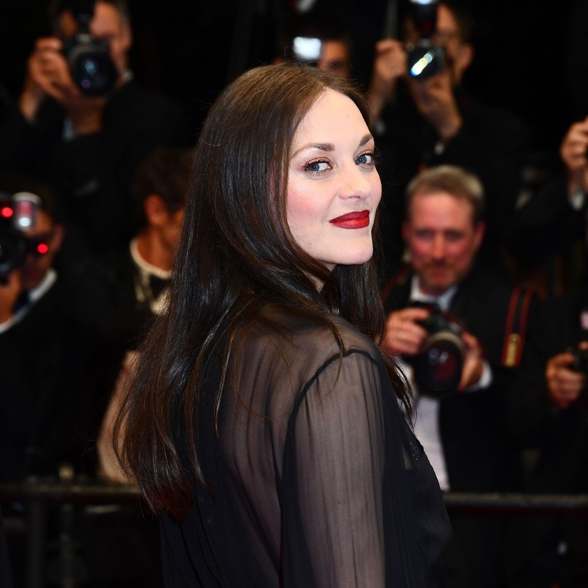 Cannes 2022 : éblouissante, Marion Cotillard enflamme la Croisett