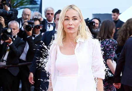 Cannes 2022 : Emmanuelle Béart sublime, Sharon Stone glamour pour la montée des marches du soir