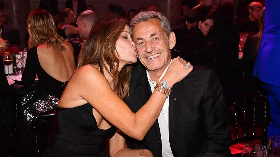 PHOTOS - Carla Bruni, renversante au bras de Nicolas Sarkozy au Dîner de la Mode en faveur du Sidaction