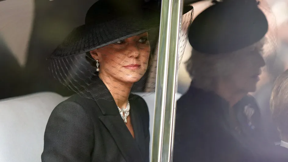 PHOTOS - L’hommage de Kate Middleton à Elizabeth II dans sa tenue