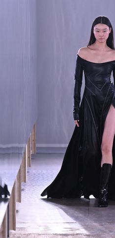 Goth Revival: lo stile dark incontra la moda punk. Scopri i look delle Fashion Weeks!
