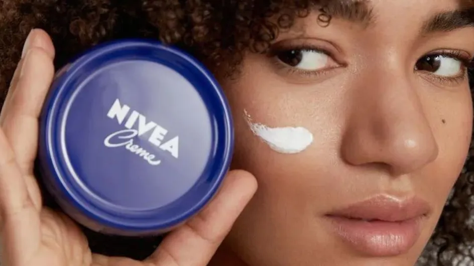 Crème Nivea : les utilisations méconnues (mais tellement pratiques) de la petite boîte bleue