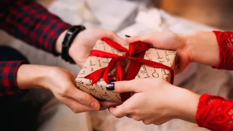 Noël 2023 : meilleurs cadeaux de Secret Santa à moins de 10 euros