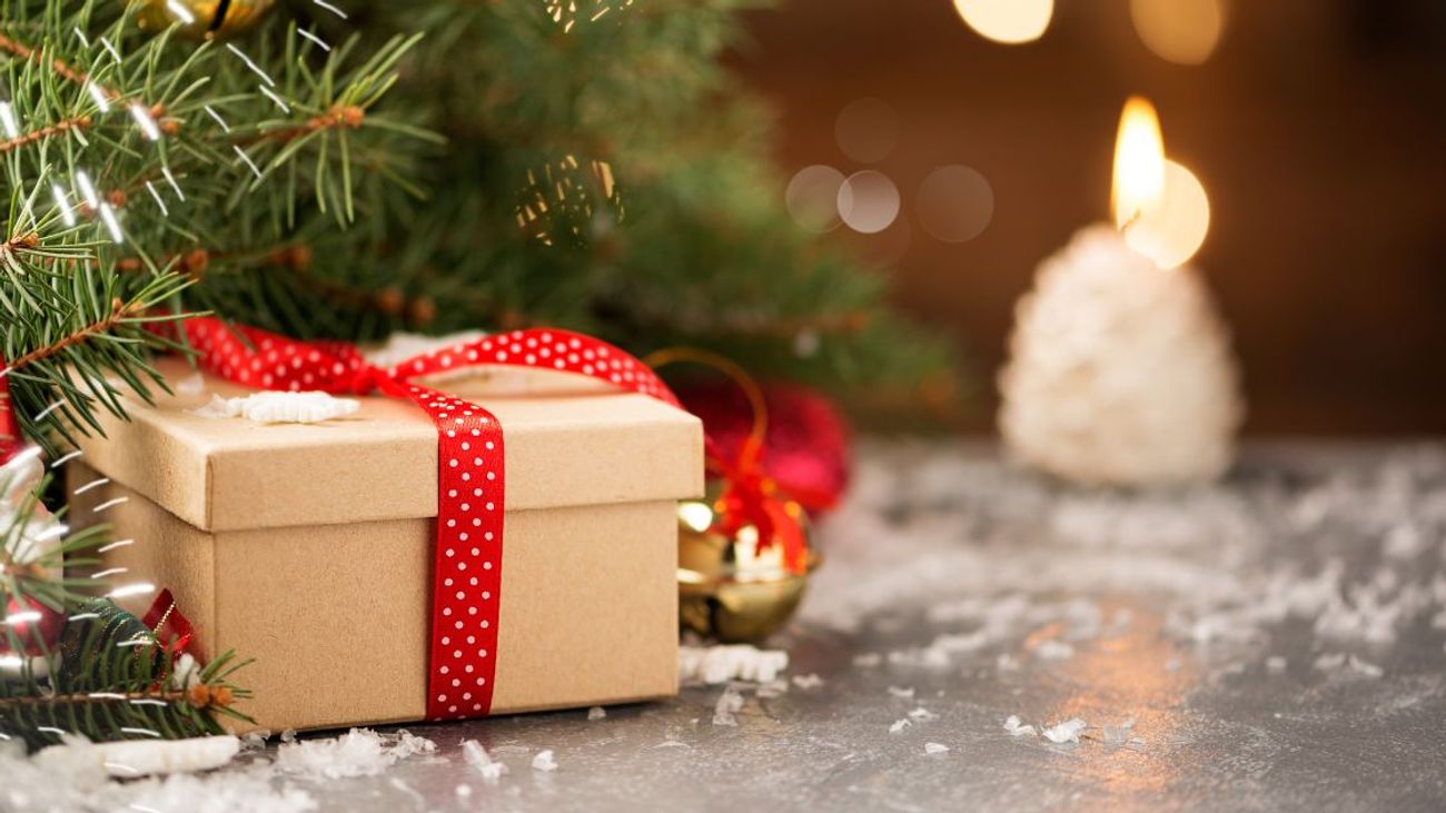 Coffrets beauté Noël 2023 : les idées cadeaux à moins 50 euros