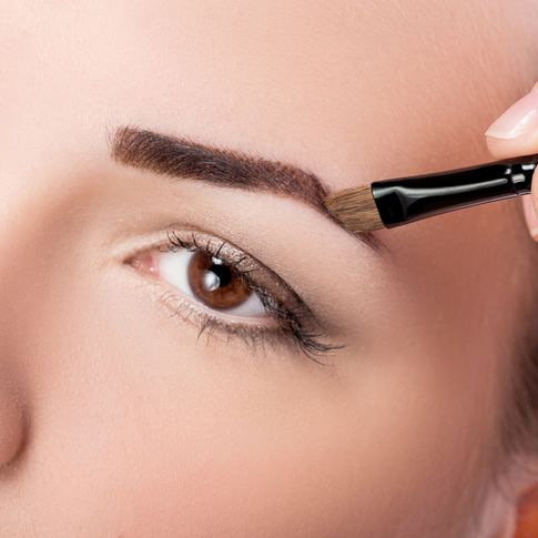 Wow Brows! Augenbrauenpuder richtig auftragen