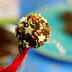 Schnell & süß: X-mas Cake Pops für Lebkuchen-Fans!