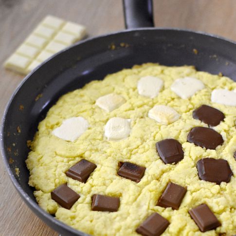 Riesen-Cookie aus der Pfanne: So einfach gelingt er!