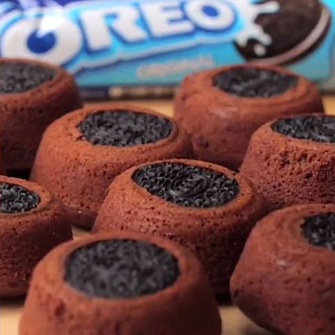 Que tal aprender a fazer deliciosos muffins de Oreo?