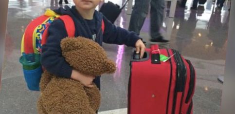 ¡Ponen patas arribas un aeropuerto para encontrar un oso de peluche!