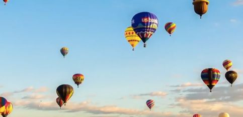 Cielo colorido: ¡descubre este increíble espectáculo de globos en el aire a la vez!