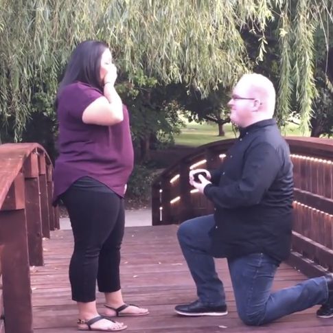 Este hombre pide matrimonio y todo sale al revés...
