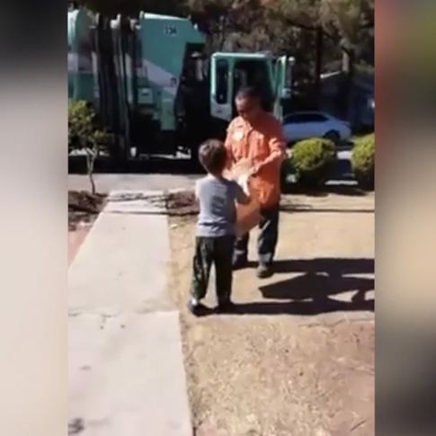 Un camión de la basura con un encanto especial