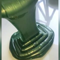 Esta niña tiene su propio negocio de slime...