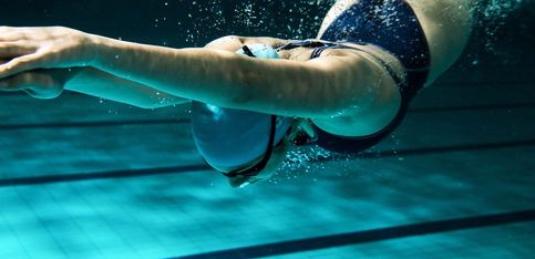 Beneficios de practicar natación de manera regular