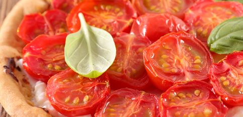 Sommerlich leicht: Rezept für Tomaten-Ziegenkäse-Tarte