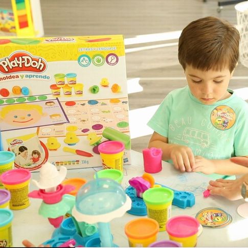 Mejorando la creatividad con Play-Doh