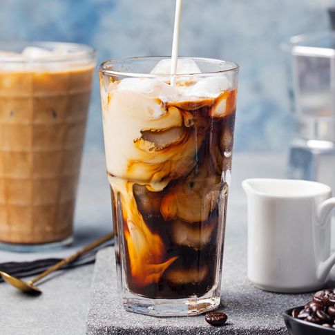 Blitz-Eiskaffee: Diesen Trick müsst ihr kennen!