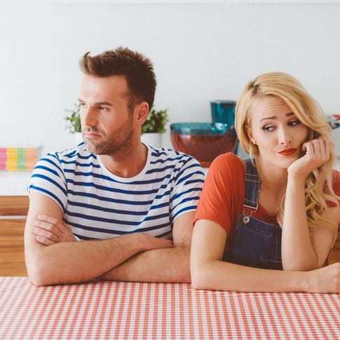 Señales de que tu pareja te engaña